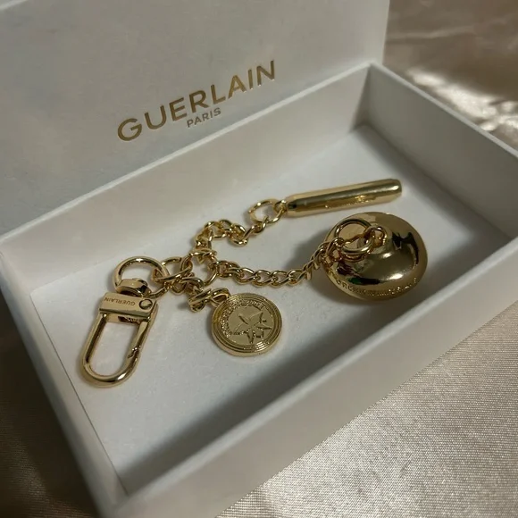 Guerlain Gift Key Chain Gift Box - Picture 3 of 7